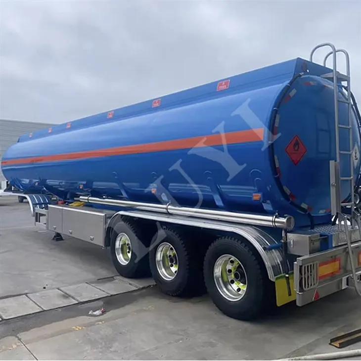 3-ása 7 hólfa 40.000 lítra olíutankur