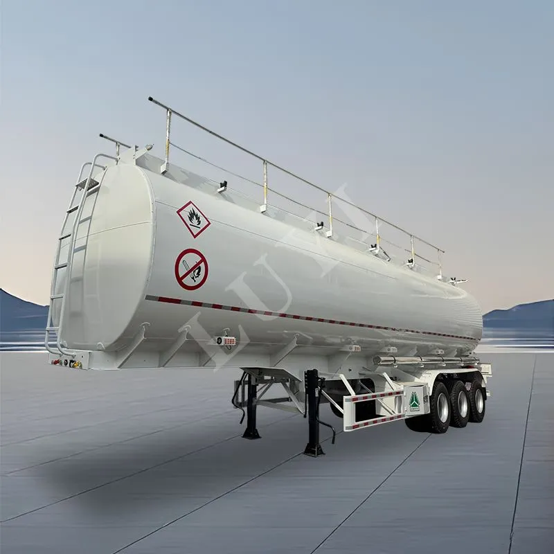 Þriggja-ása 45/50 rúmmetra olíutankur-kerru